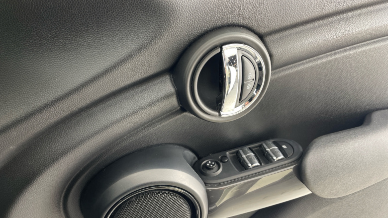 MINI Hatchback 1.5 Cooper Classic II 5dr Petrol Hatchback